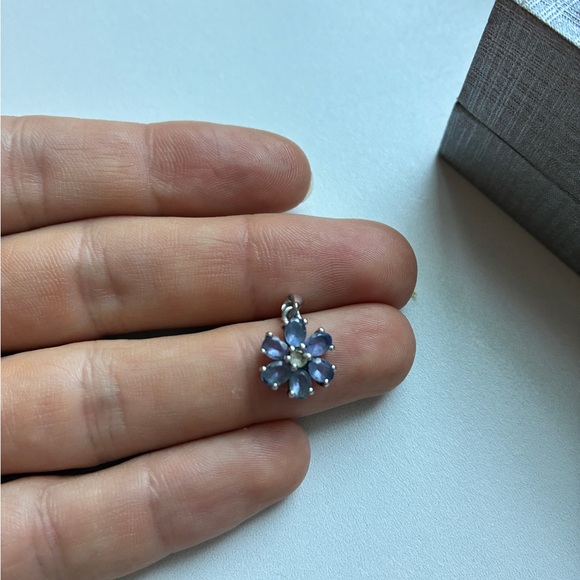 Sterling silver purple amethyst/ topaz flower pendant - Picture 2 of 5